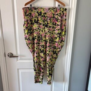 Floral Women's Swift Speed High-Rise Tight 28" Leggings with Pockets